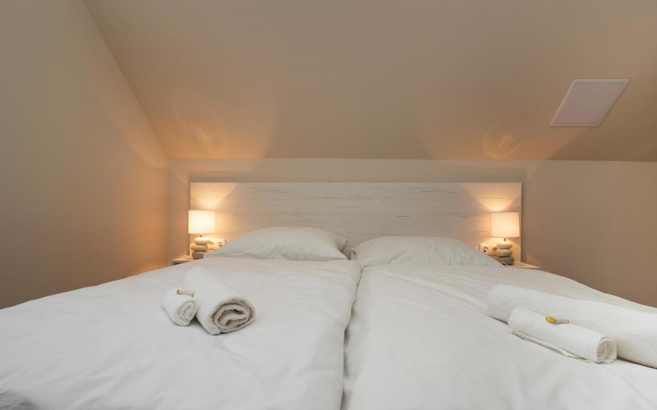 Ponty-Lak Panzio Guest House Davod Bagian luar foto