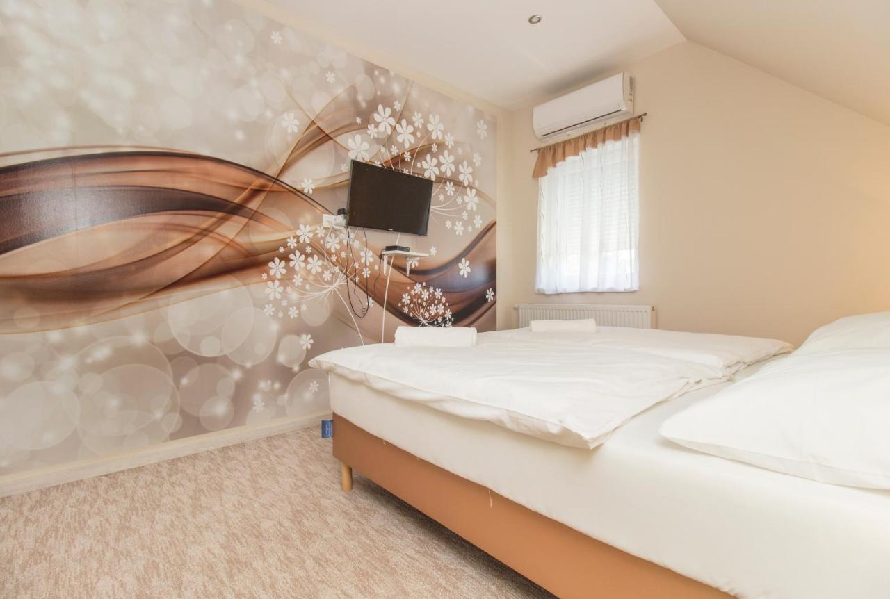 Ponty-Lak Panzio Guest House Davod Bagian luar foto