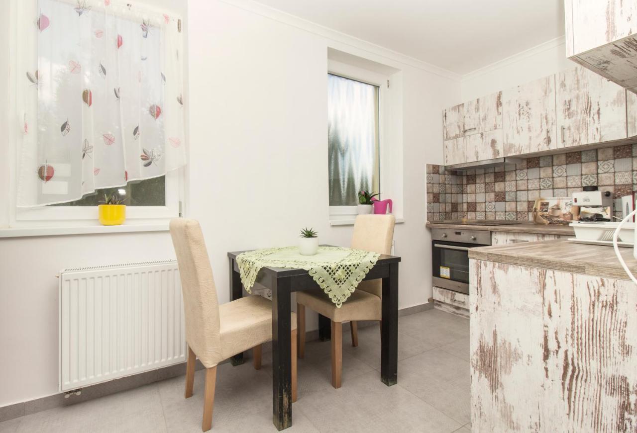 Ponty-Lak Panzio Guest House Davod Bagian luar foto