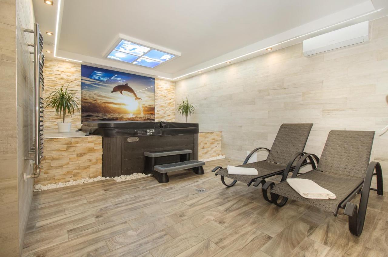 Ponty-Lak Panzio Guest House Davod Bagian luar foto