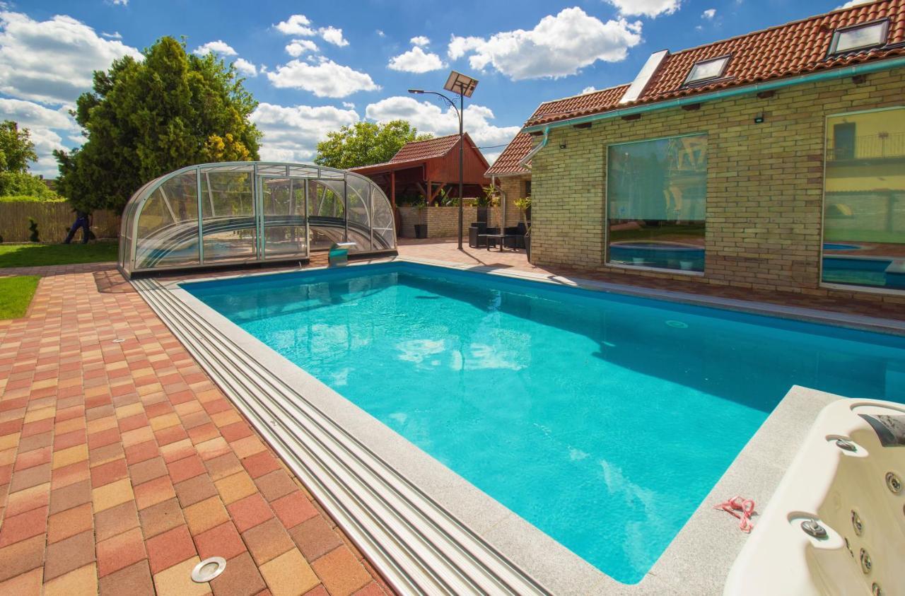 Ponty-Lak Panzio Guest House Davod Bagian luar foto