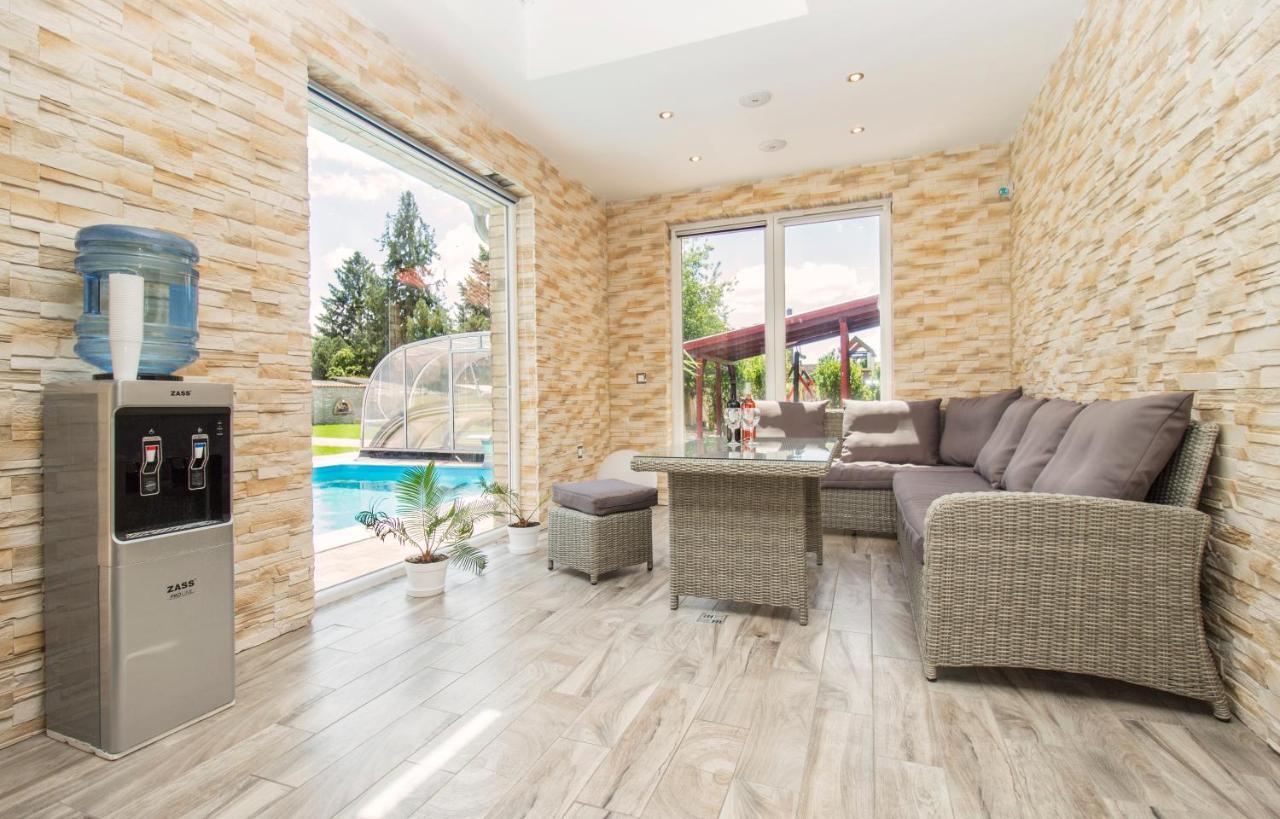 Ponty-Lak Panzio Guest House Davod Bagian luar foto